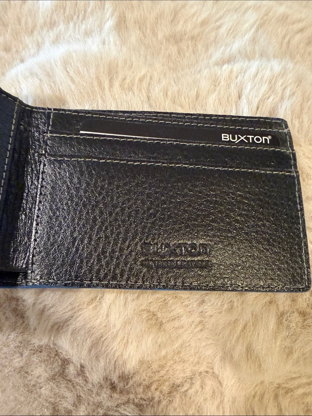 Buxton compact card